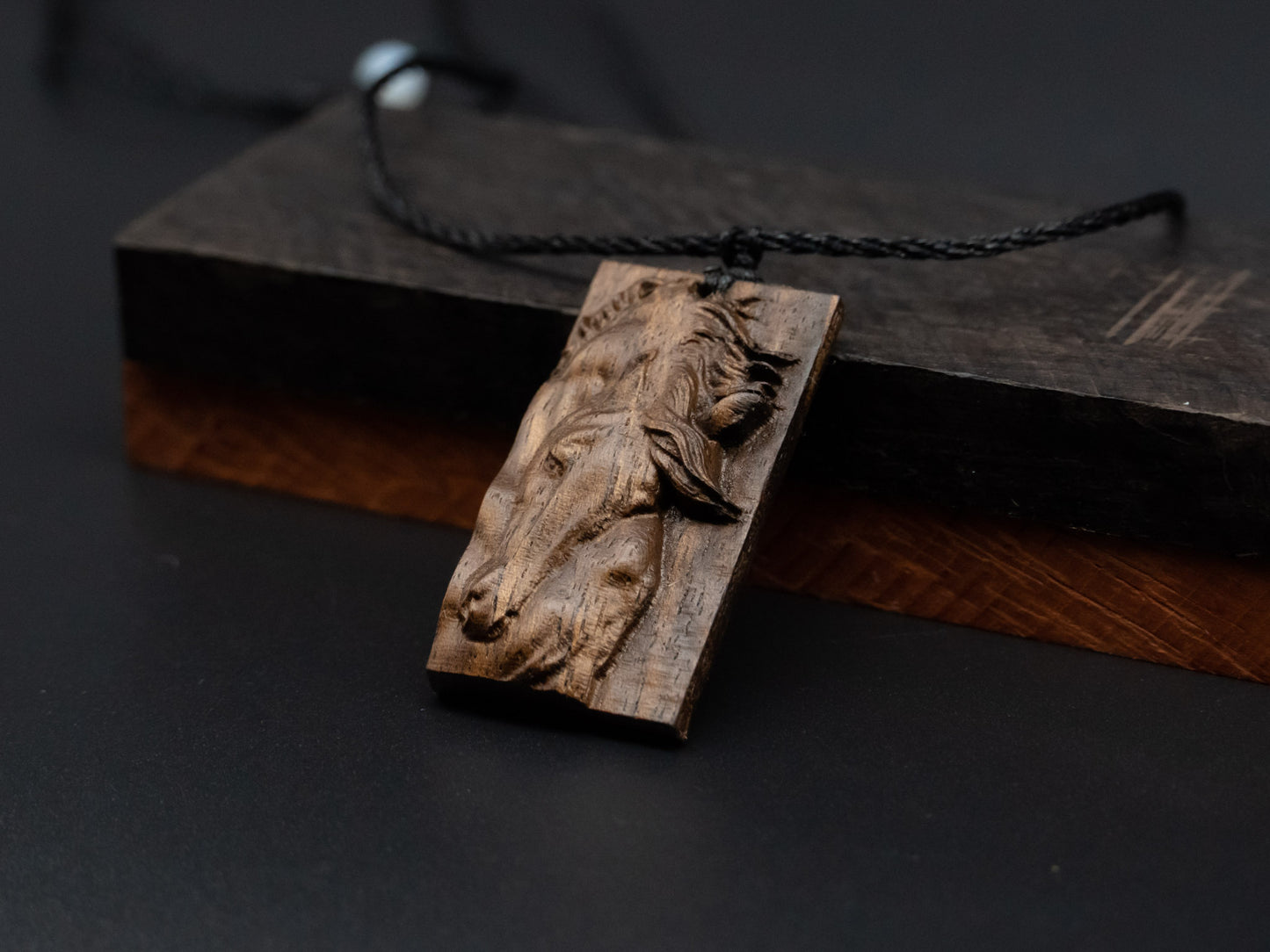 Horse head pendant,wood pendant,horse pendant,horse necklace,wood carving,carve pendant,carve wooden pendant,