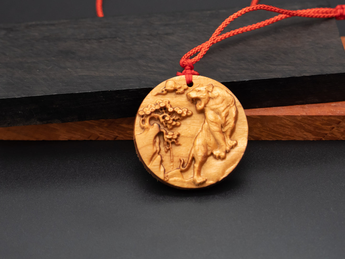 wood pendant,carve tiger pendant,engraved necklace,Tiger Birthday，strength, courage and leadership qualities，gift for him