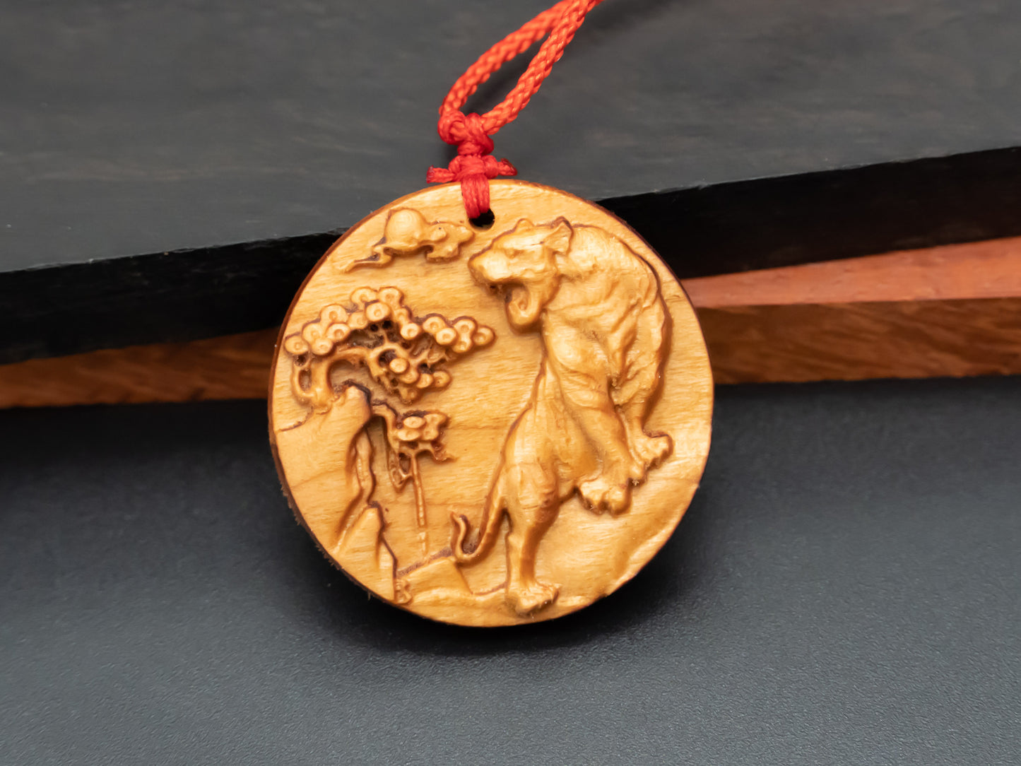 wood pendant,carve tiger pendant,engraved necklace,Tiger Birthday，strength, courage and leadership qualities，gift for him