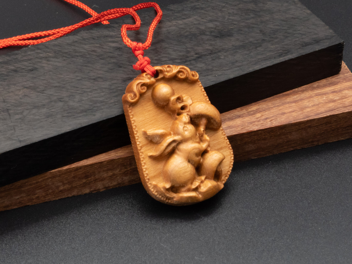 wood pendant,rabbit pendant,engraved necklace,birthday gift,year of the rabbit,carve rabbit pendant,carve  wood necklace,Zodiac