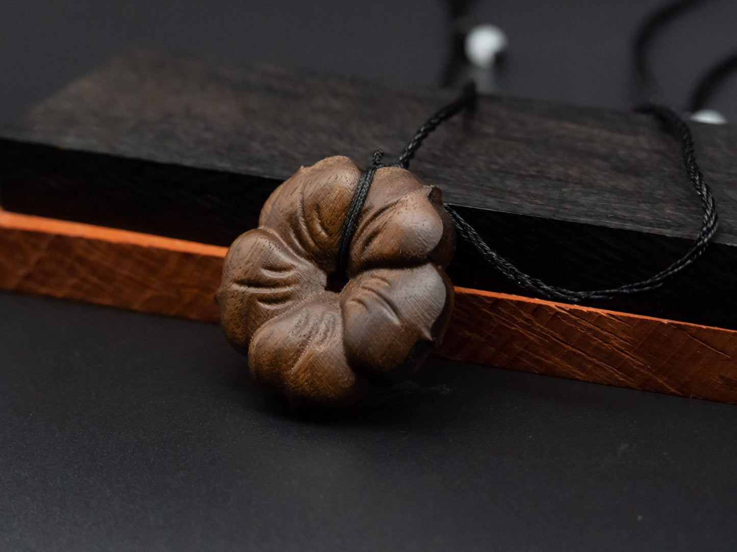 wooden pendant,flower pendant,wood flower,flower necklace,gift for her,,flower jewelry,wood pendant,gift for mom,wood carving