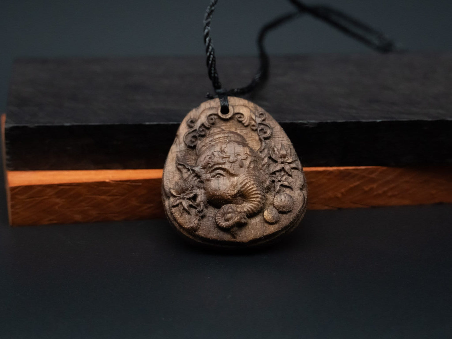 Elephant head pendant,wood carving,elephant head necklace,carve wooden pendant,carve pendant,Symbolizes strength, loyalty and longevity