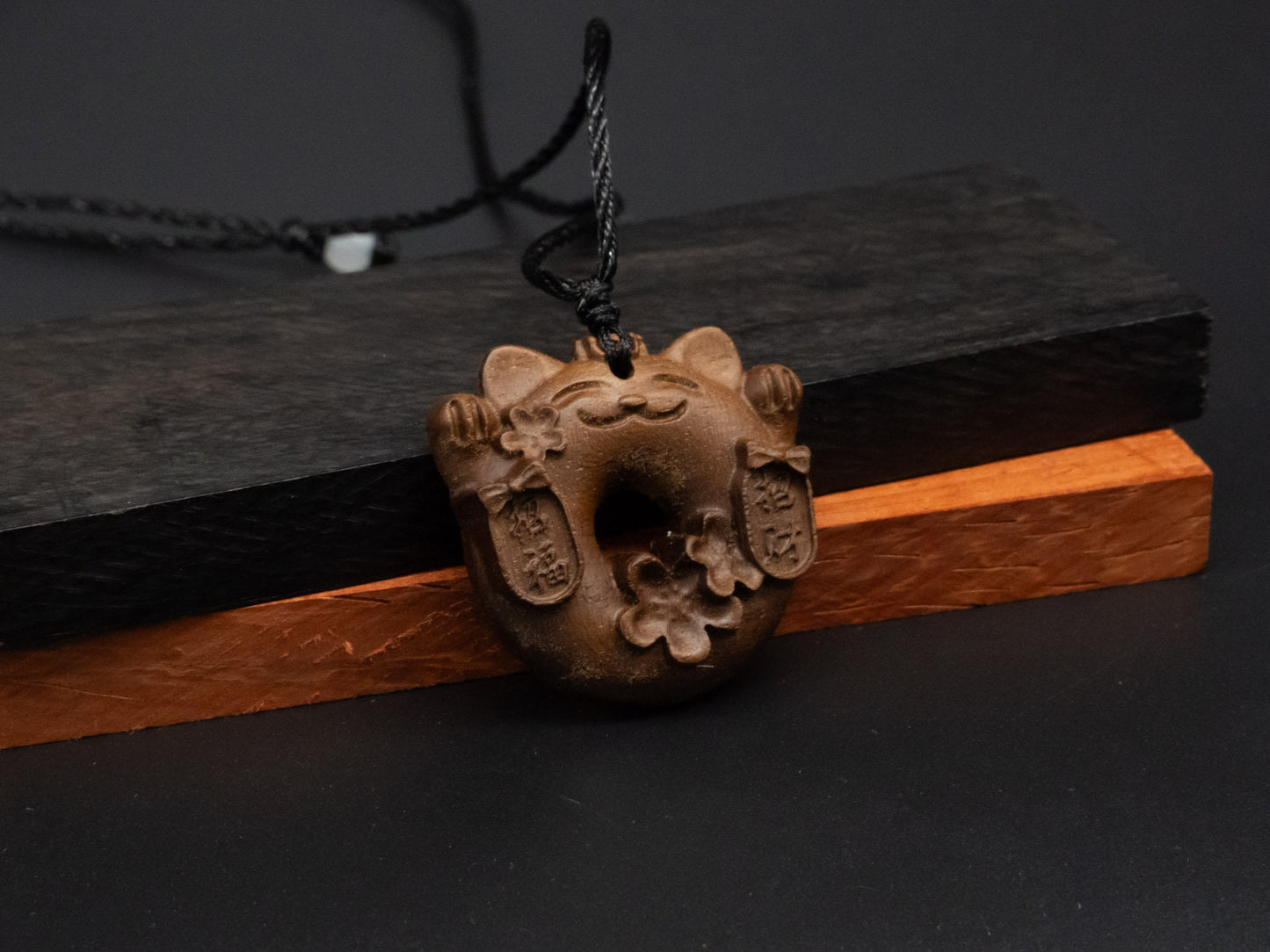 wood pendant,wooden cat,wooden cat pendant,cat circle,wood carving,carve pendant,carve cat pendant,carve wooden pendant