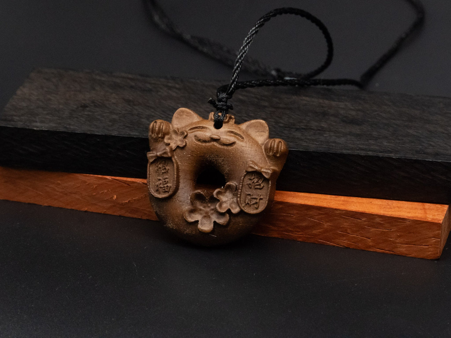 wood pendant,wooden cat,wooden cat pendant,cat circle,wood carving,carve pendant,carve cat pendant,carve wooden pendant