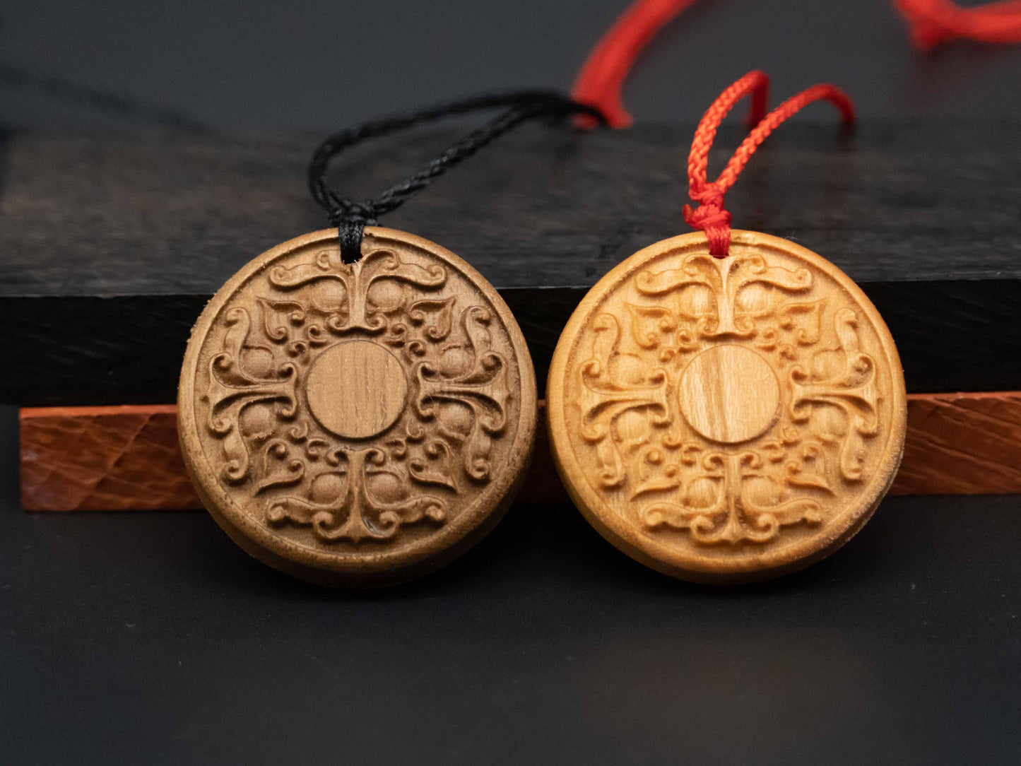 wood pendant,Geometric pattern necklace,Antique pattern  pendant,wood carving,carve pendant,carve wooden pendant