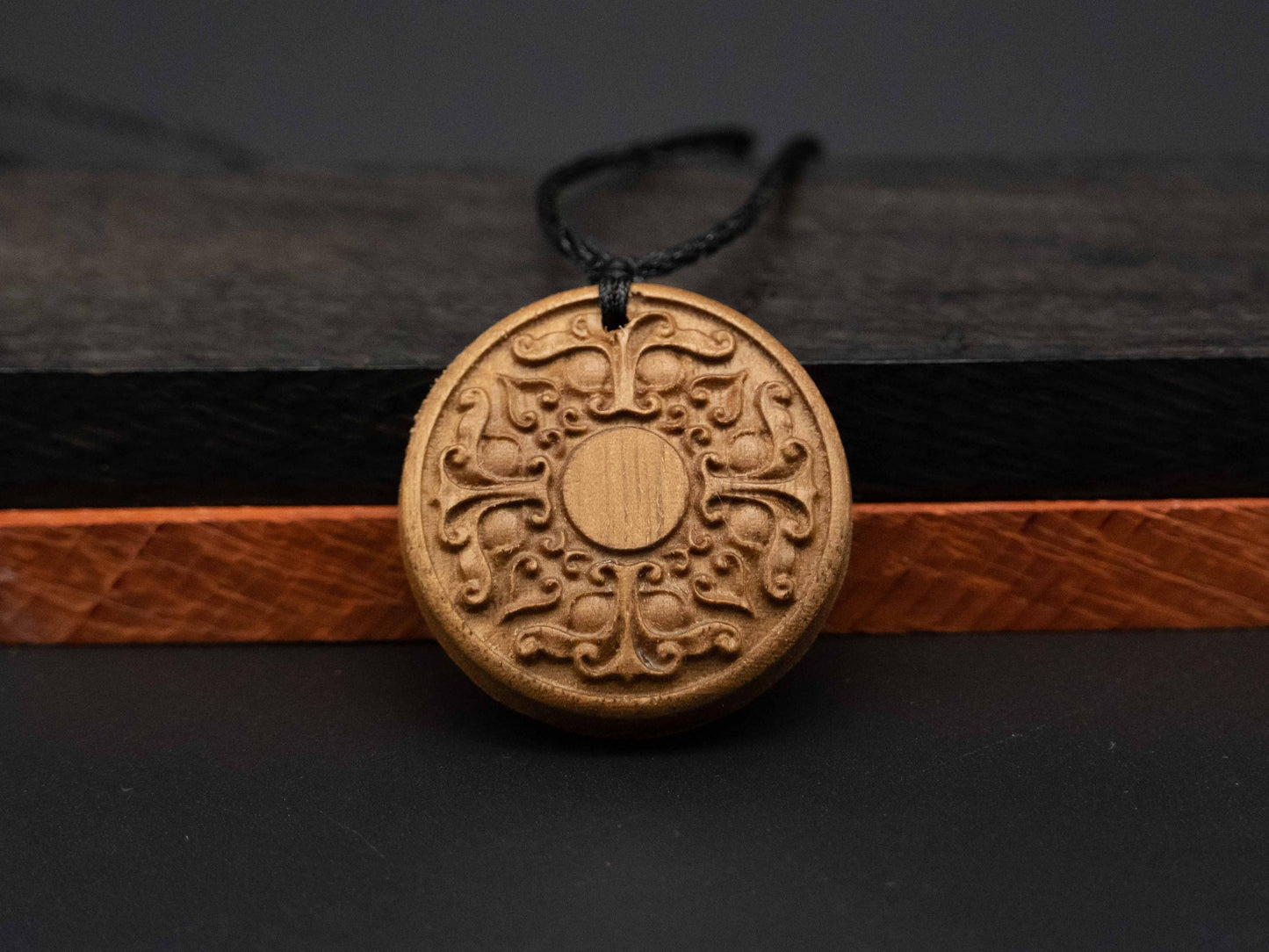 wood pendant,Geometric pattern necklace,Antique pattern  pendant,wood carving,carve pendant,carve wooden pendant