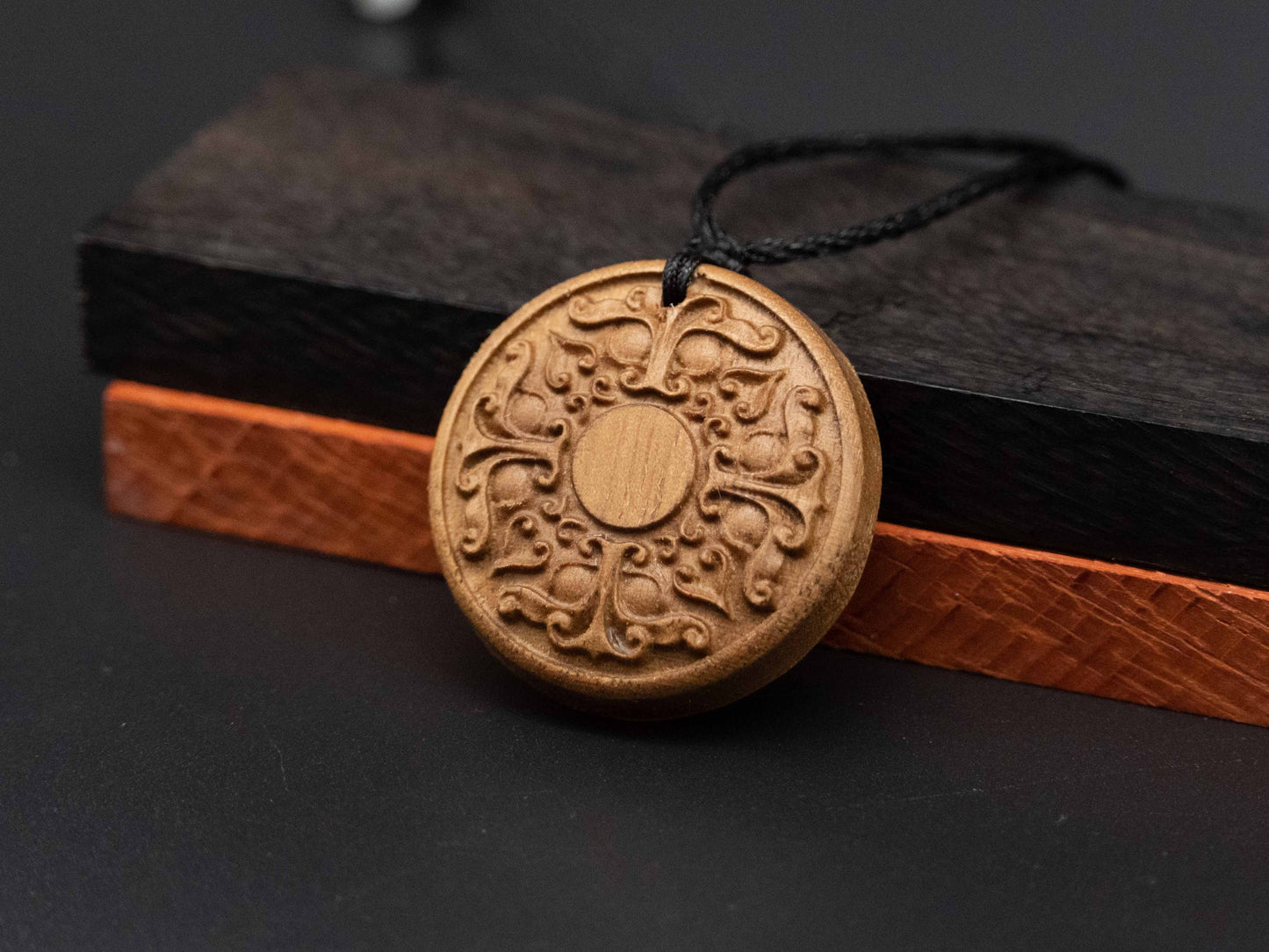 wood pendant,Geometric pattern necklace,Antique pattern  pendant,wood carving,carve pendant,carve wooden pendant